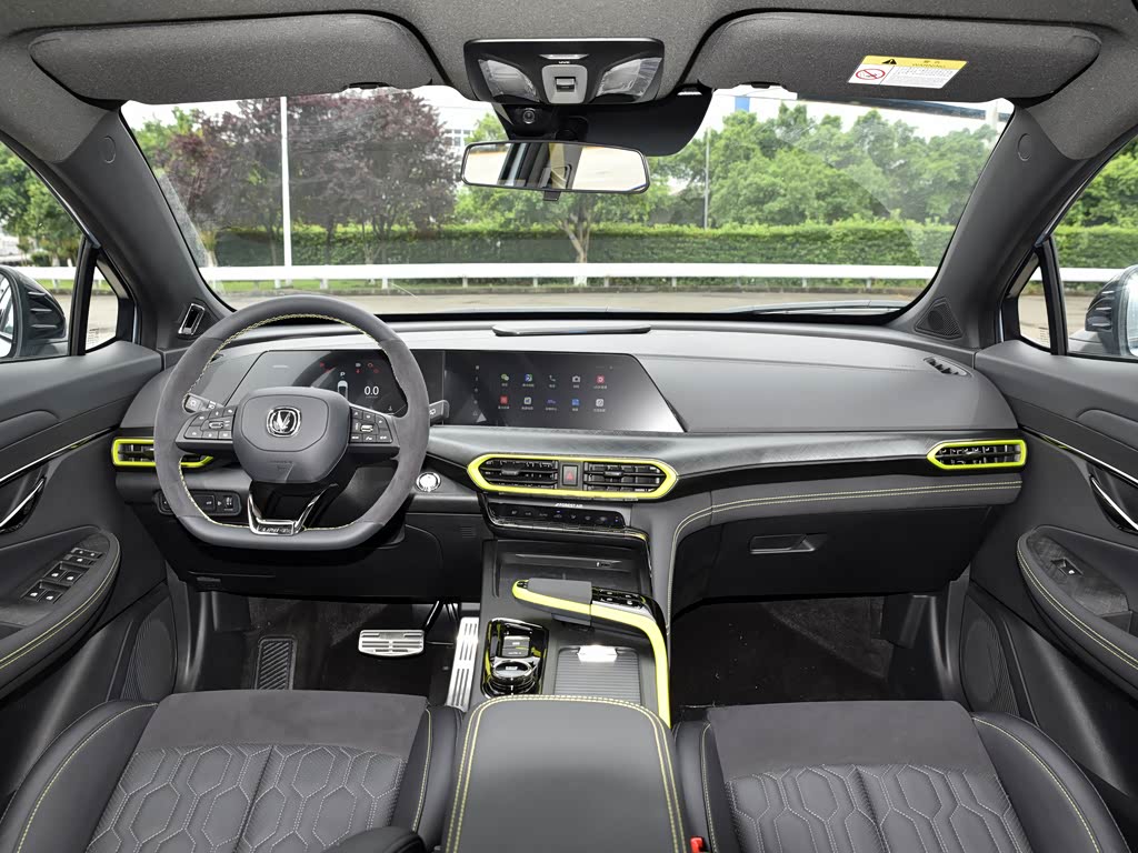 长安汽车 长安uni-t 2021款 1.5t 运动版 旗舰型