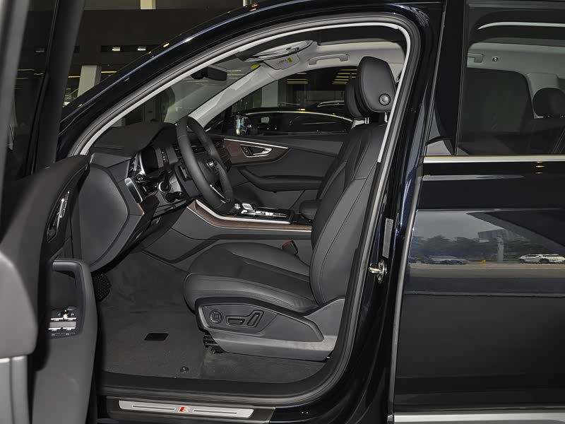 奥迪(进口) 奥迪q7 2022款 45 tfsi quattro s line运动型