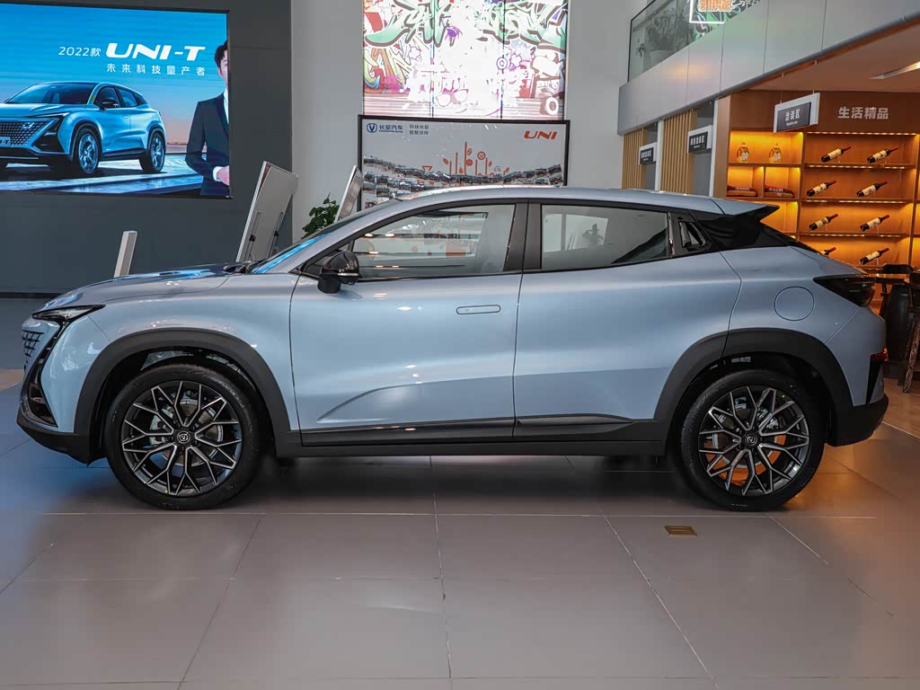 长安汽车 长安uni-t 2022款 1.5t 尊贵型