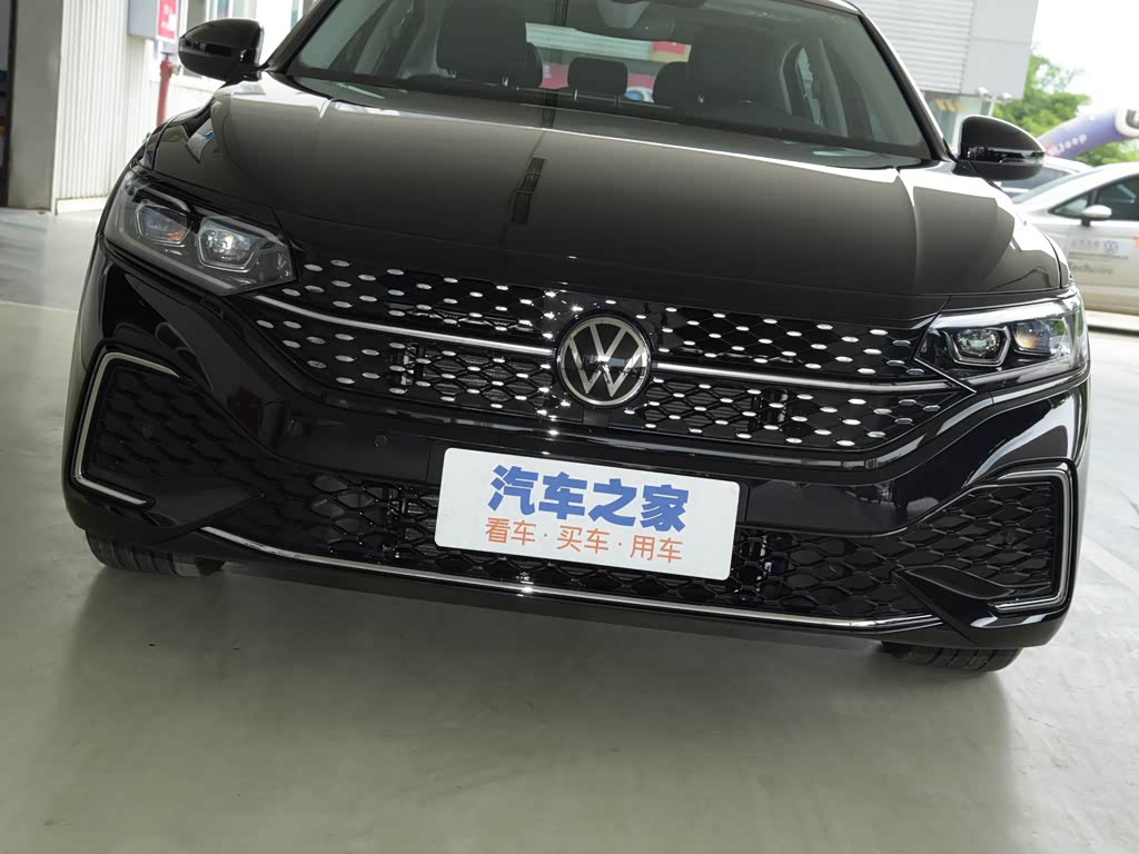 上汽大众 帕萨特 2022款 330tsi 星空豪华版
