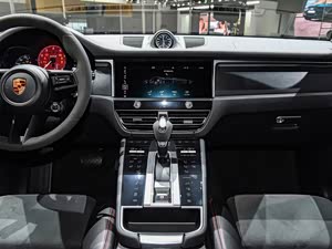 我们支持保时捷或者非保时捷品牌置换更新/ 保时捷认证易手车评估师