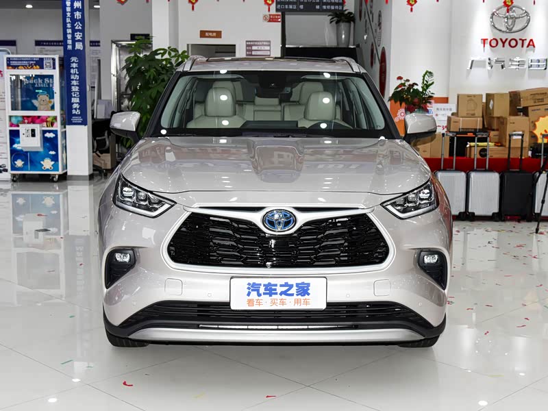 5l 四驱尊贵版 7座 欧泊银 车身外观已经是最后一张,您还可以查看