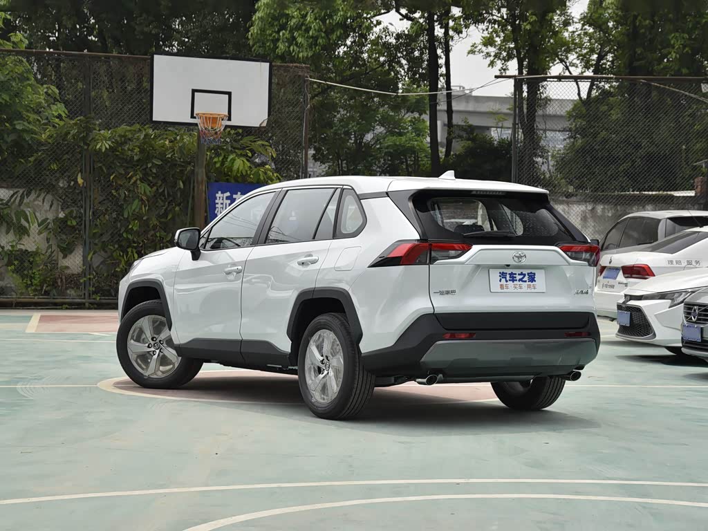 一汽丰田 rav4荣放 2021款 2.0l cvt两驱风尚plus版