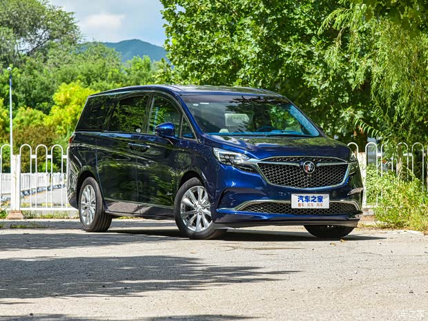 别克gl8热销中 让利高达1万元