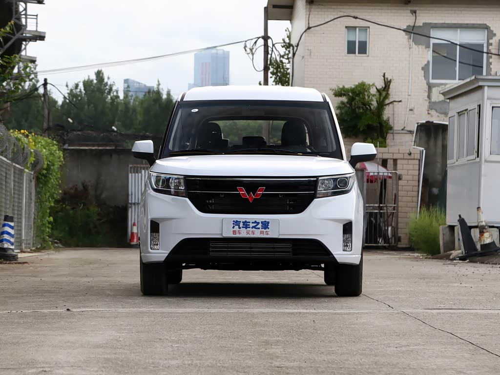 上汽通用五菱 五菱征程 2021款 1.5t 手动豪华型营运车