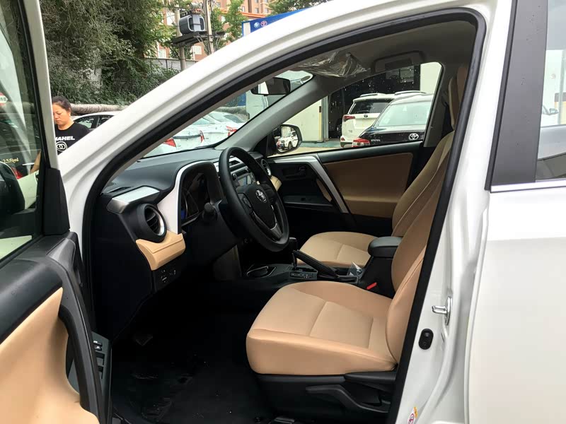 一汽丰田 rav4荣放 2016款 2.0l cvt两驱都市版 国v