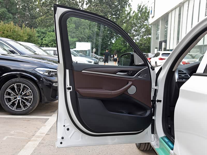 华晨宝马 宝马x3 2022款 xdrive30i 领先型 m曜夜套装