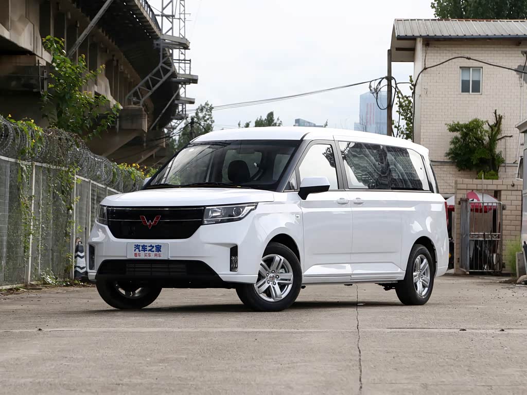 上汽通用五菱 五菱征程 2021款 1.5t 手动豪华型营运车