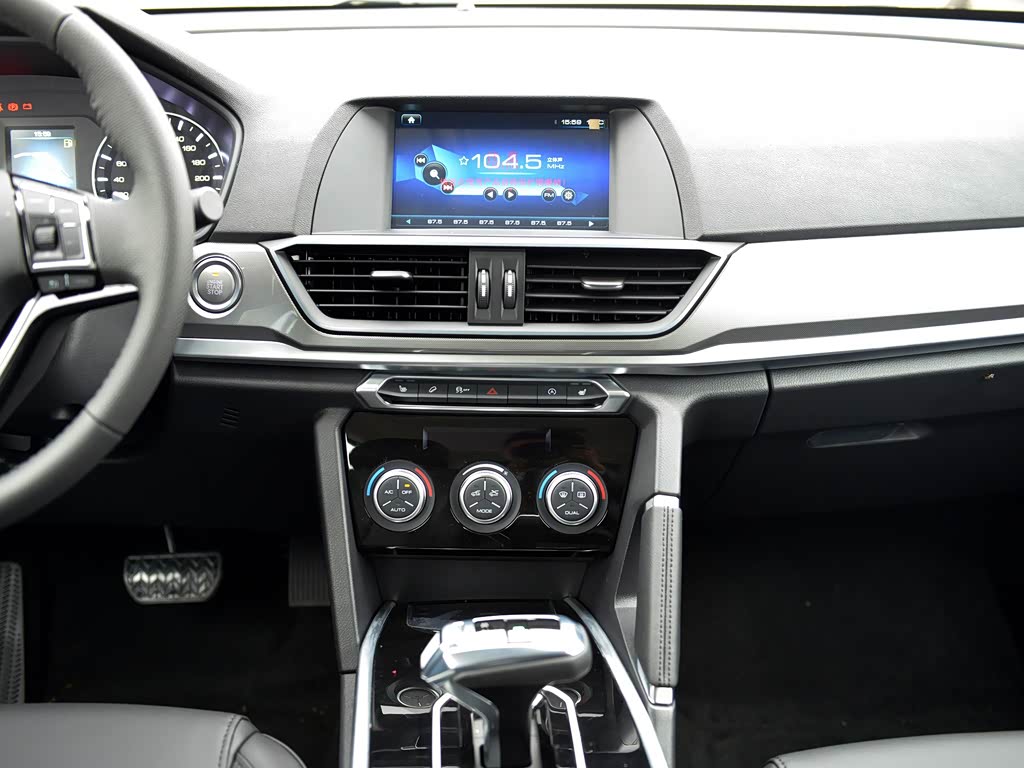 长城汽车 哈弗h6 2018款 红标 运动版 1.5t 自动两驱尊贵型