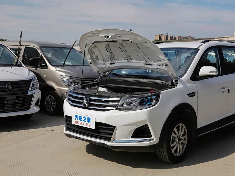 东风风行 风行sx6 2022款 1.6l 手动舒适型