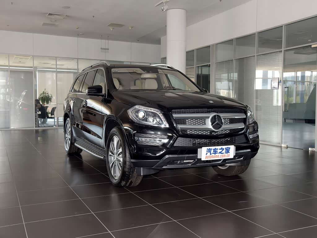 奔驰(进口) 奔驰gl级 2015款 gl 400 4matic动感型 黑色 车身外观