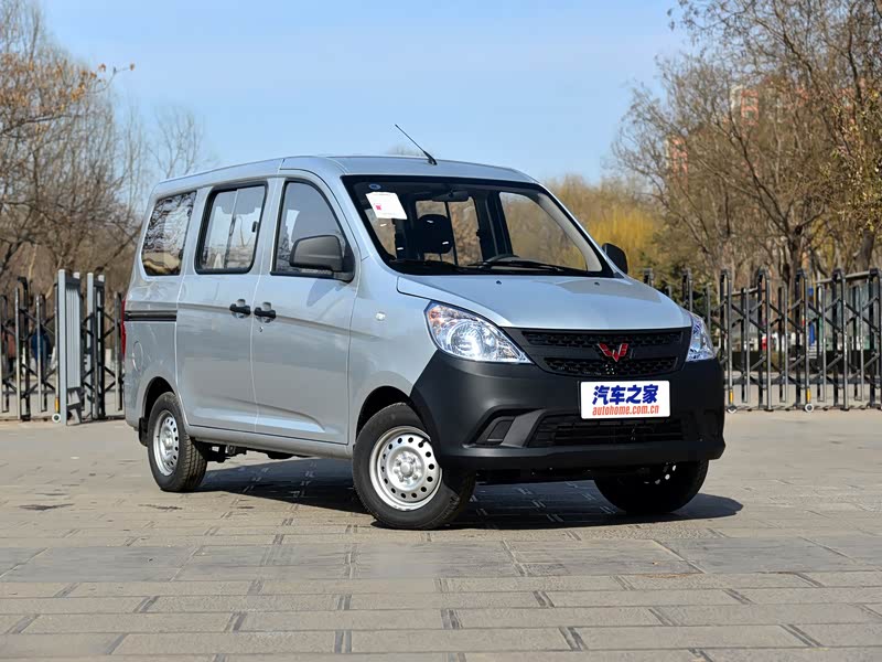 上汽通用五菱 五菱之光v 2017款 1.2l基本型 lmh