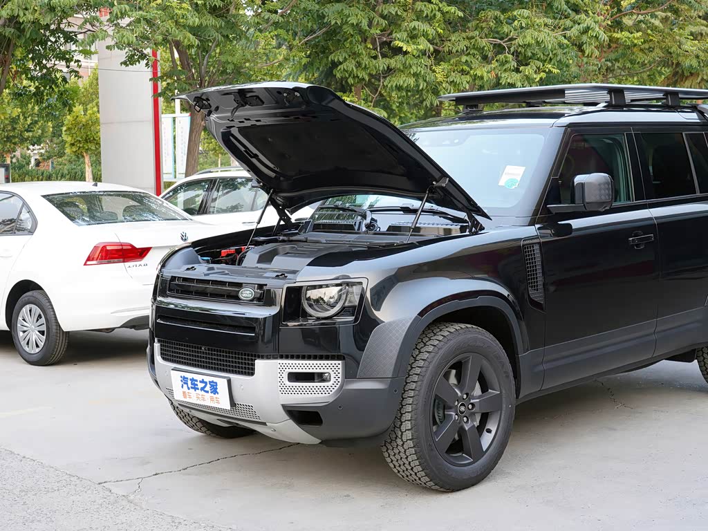 路虎(进口) 路虎卫士 2022款 110 p400 暗黑特别版