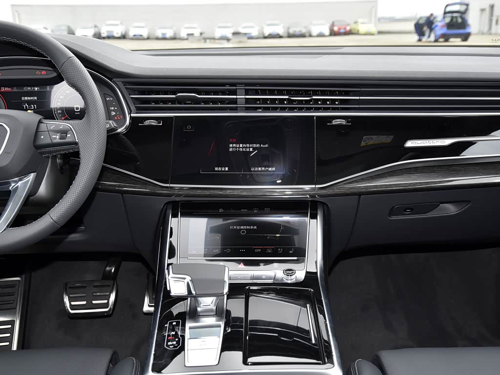 南京协奥奥迪>奥迪(进口)>奥迪q8>2022款55tfsi臻选动感型>中控方向盘