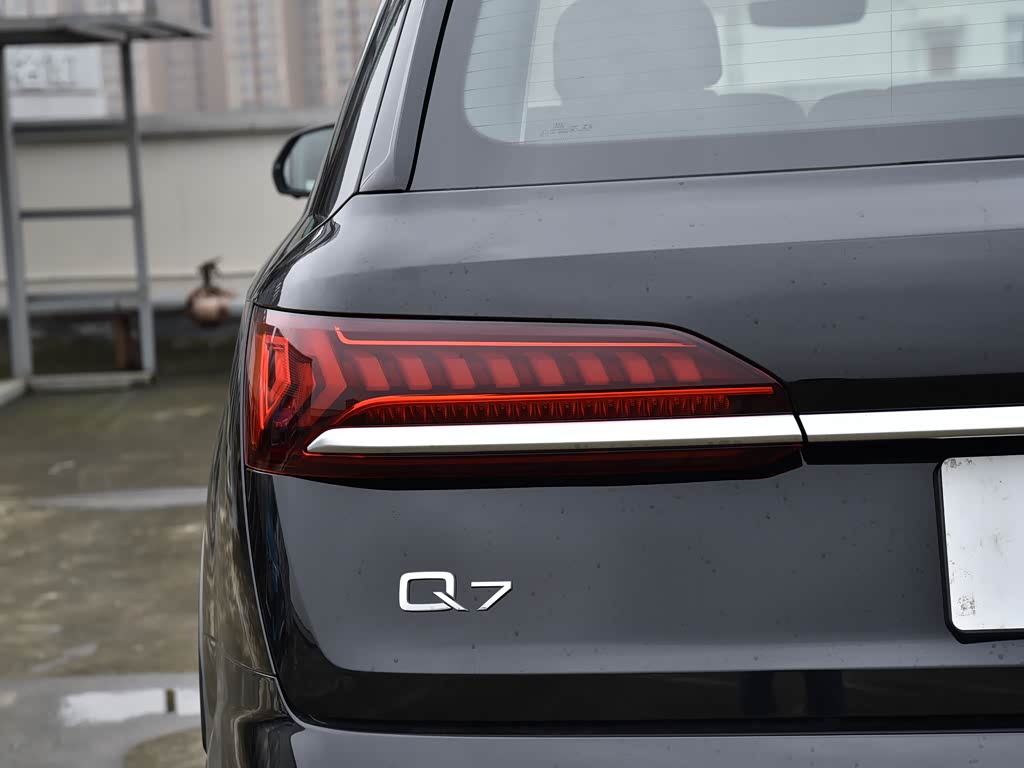 奥迪(进口) 奥迪q7 2022款 55 tfsi quattro s line运动型