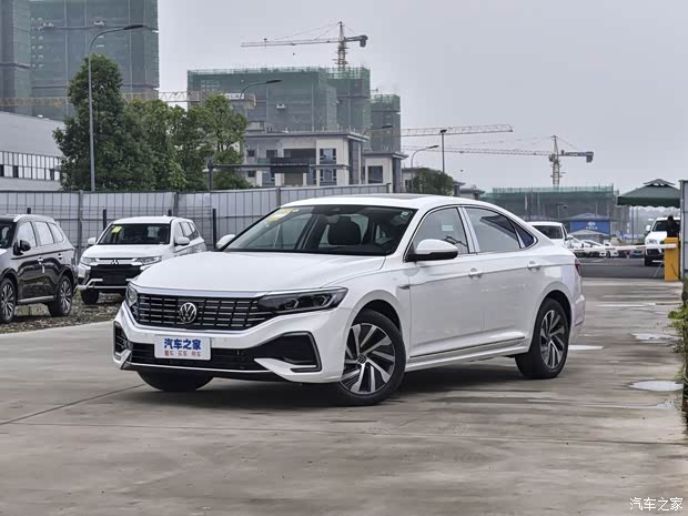 帕萨特新能源促销优惠25万可试乘试驾