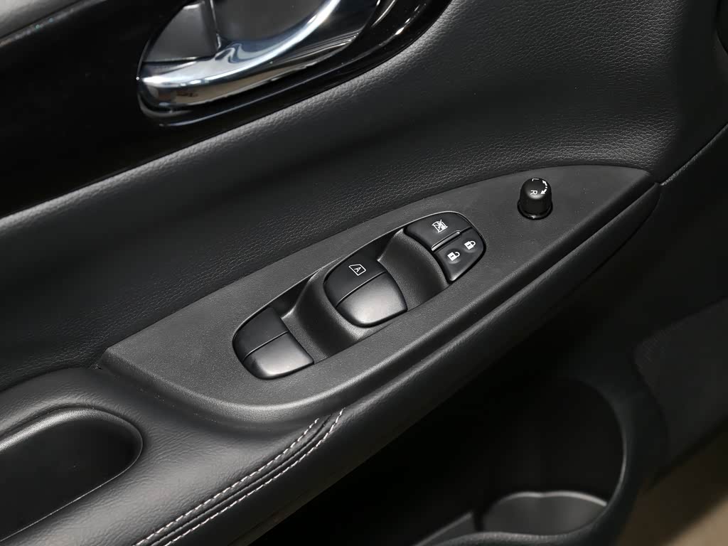 东风日产 骐达tiida 2021款 1.6l 手动乐动版