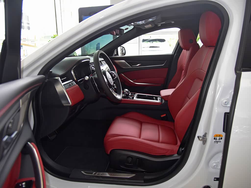 奇瑞捷豹路虎 捷豹xfl 2021款 xfl 2.0t p250 四驱曜黑运动版