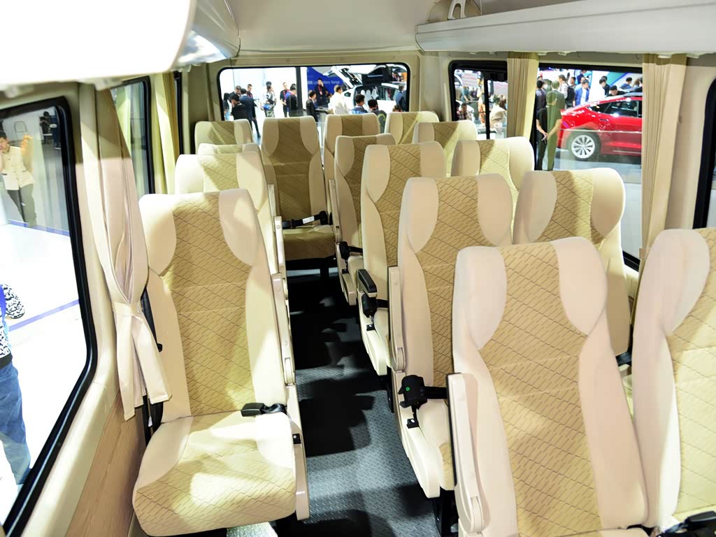 南京依维柯 依维柯褒迪power daily 2016款 3.0t-a42尊享版高顶f1c