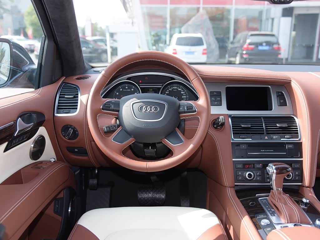 奥迪(进口) 奥迪q7 2015款 40 tfsi 尊藏型
