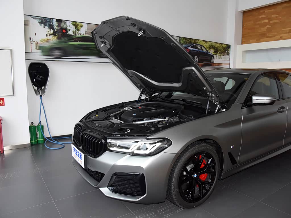 宝马(进口) 宝马5系(进口) 2022款 540i 风尚版 m运动套装