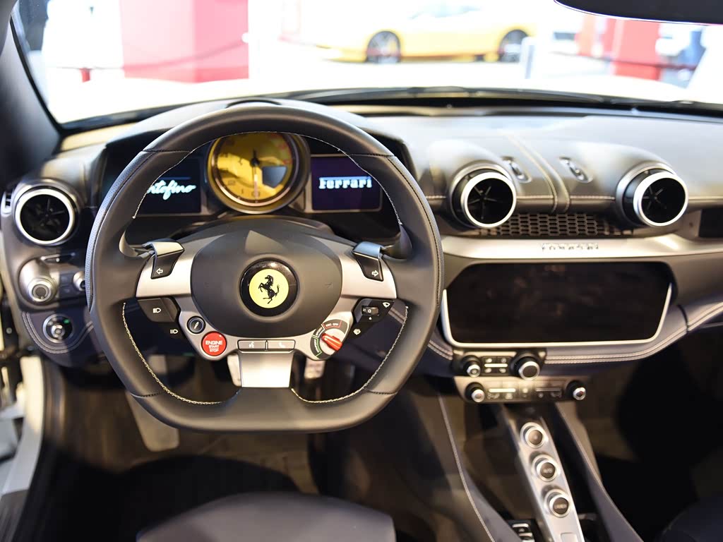 法拉利 portofino 2018款 3.9t 黑色 中控方向盘