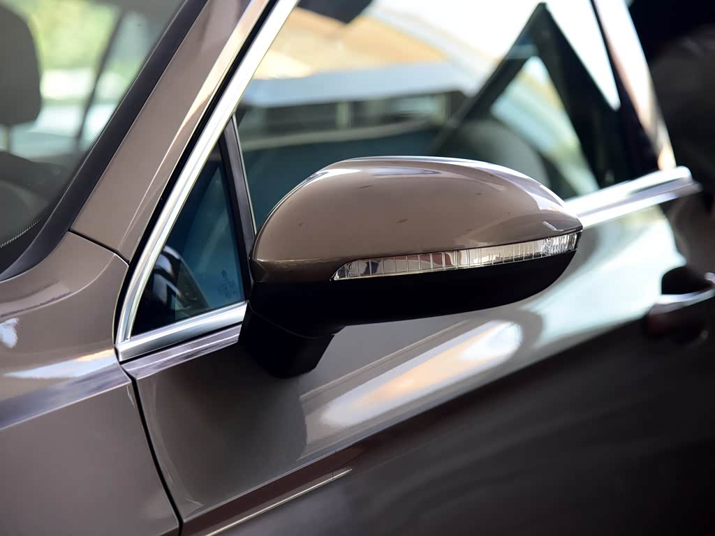 迈腾 2017款 330tsi dsg 豪华型 开罗金 其它细节 已经是最后一张,您