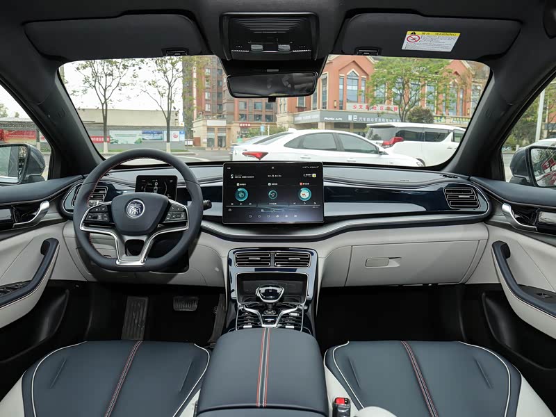 比亚迪 秦plus 2021款 dm-i 120km 旗舰型