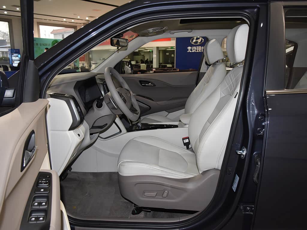 北京现代 北京现代ix35 2021款 240tgdi dct两驱top旗舰版