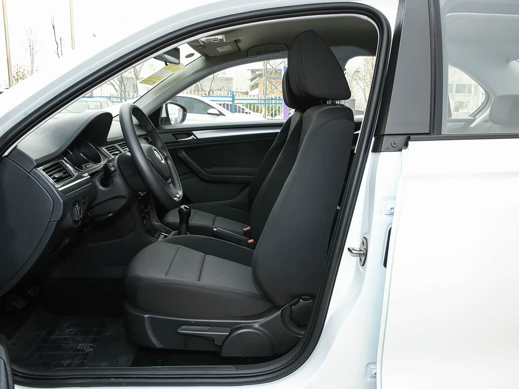 一汽-大众 宝来 2019款 改款 宝来·传奇 1.5l 手动时尚型 国vi