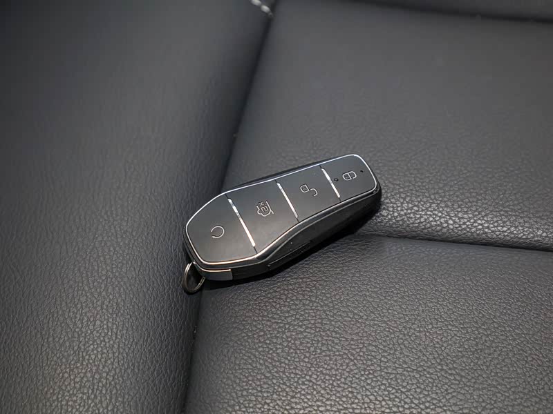 比亚迪 宋max 2021款 升级版 1.5t 自动旗舰型 6座