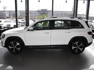 奔驰glb店内可试乘试驾 售价29.98万元起