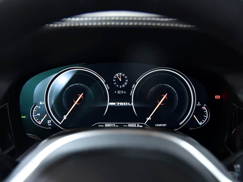 宝马(进口) 宝马7系 2016款 m760li xdrive 中控方向盘 已经是最后一