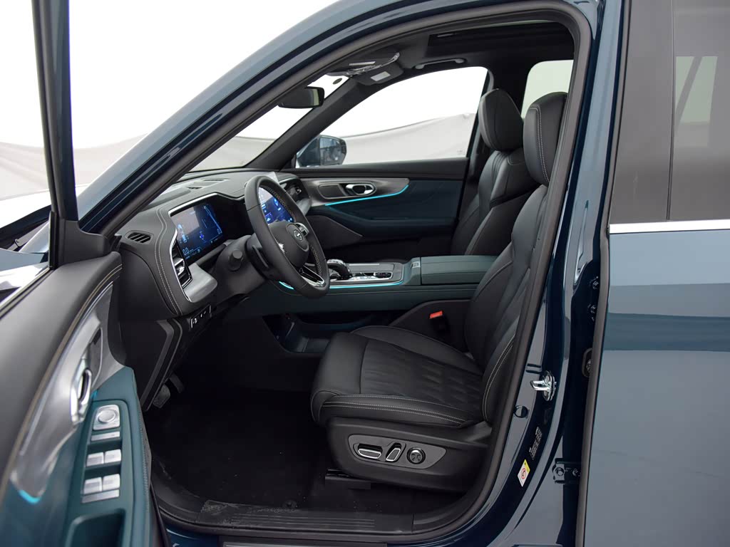 广汽乘用车 传祺gs8 2022款 领航系列 2.0tgdi 四驱豪华智联版(七座)