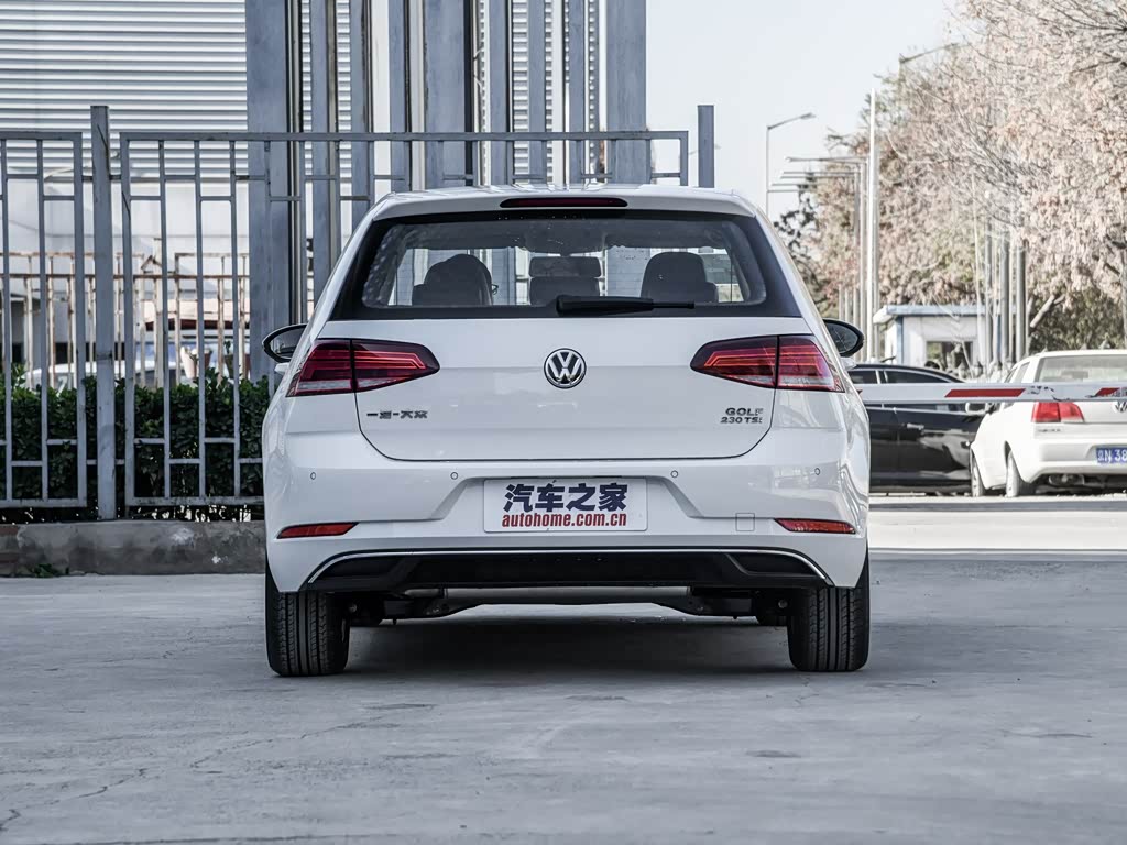 一汽-大众 高尔夫 2018款 230tsi 自动舒适型