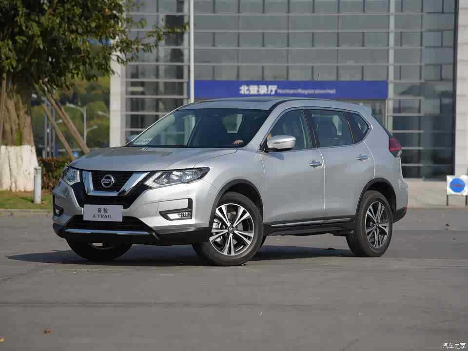 5l cvt七座领先版 4wd 23.58万 东风日产 紧凑型suv 2.