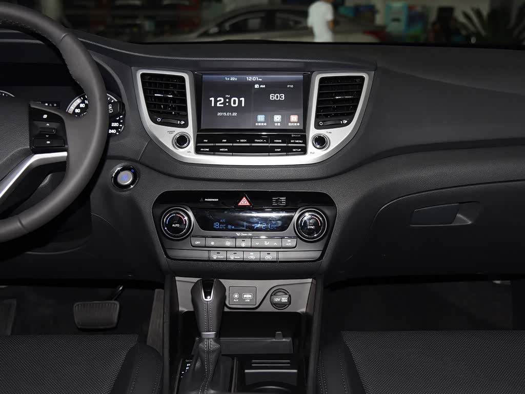 北京现代 途胜 2015款 1.6t 双离合两驱智能型