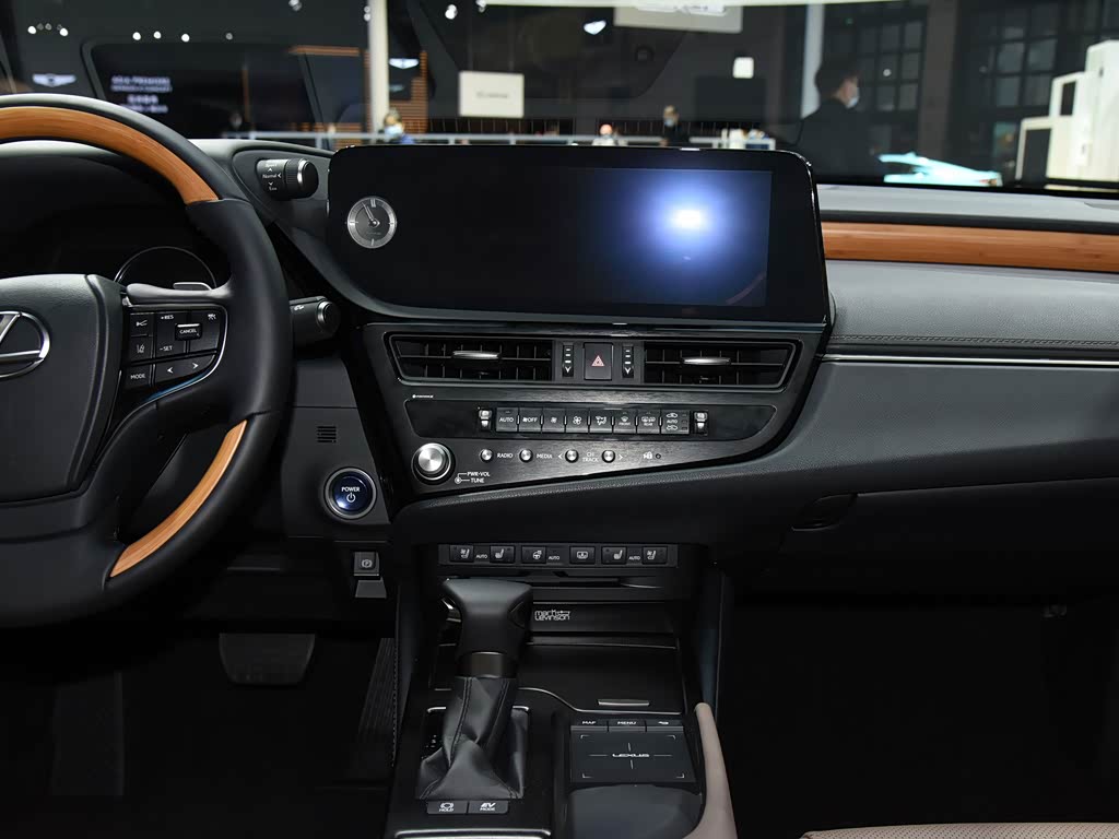 雷克萨斯 雷克萨斯es 2021款 300h 行政版