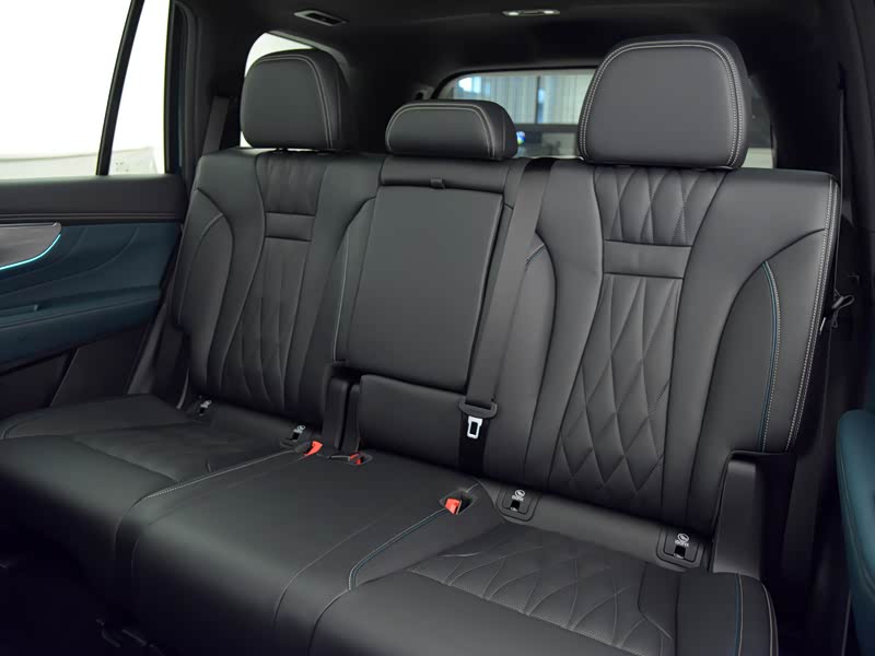 广汽乘用车 传祺gs8 2022款 领航系列 2.0tgdi 四驱豪华智联版(七座)