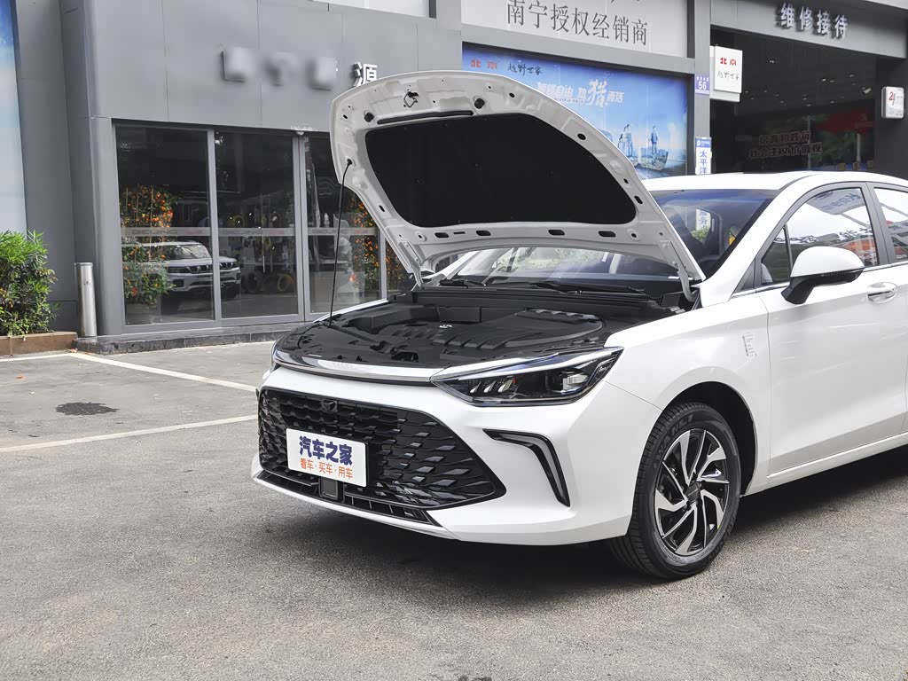 北京汽车 北京u5 plus 2021款 1.5l cvt尊贵版