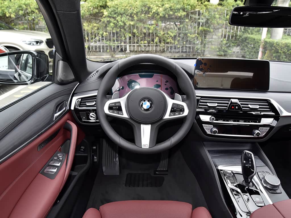 2022款530li尊享型m运动套装