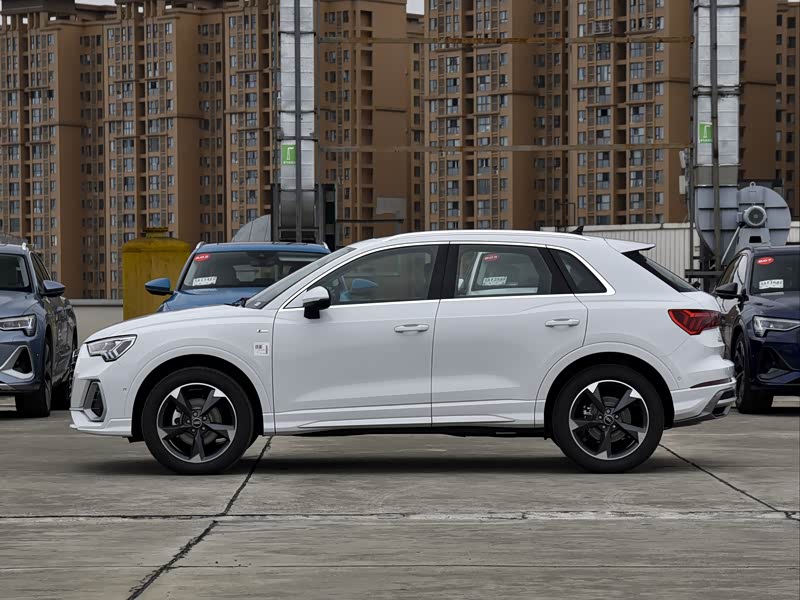 一汽-大众奥迪 奥迪q3 2022款 35 tfsi 时尚动感型