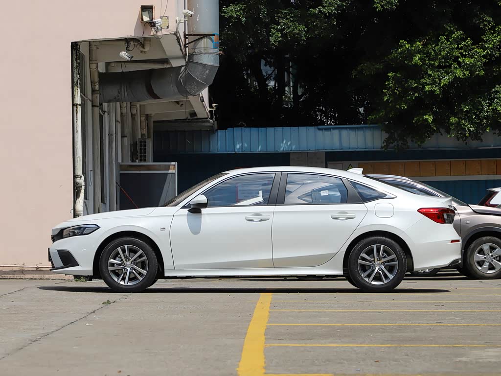 东风本田 思域 2022款 180turbo cvt尚擎版