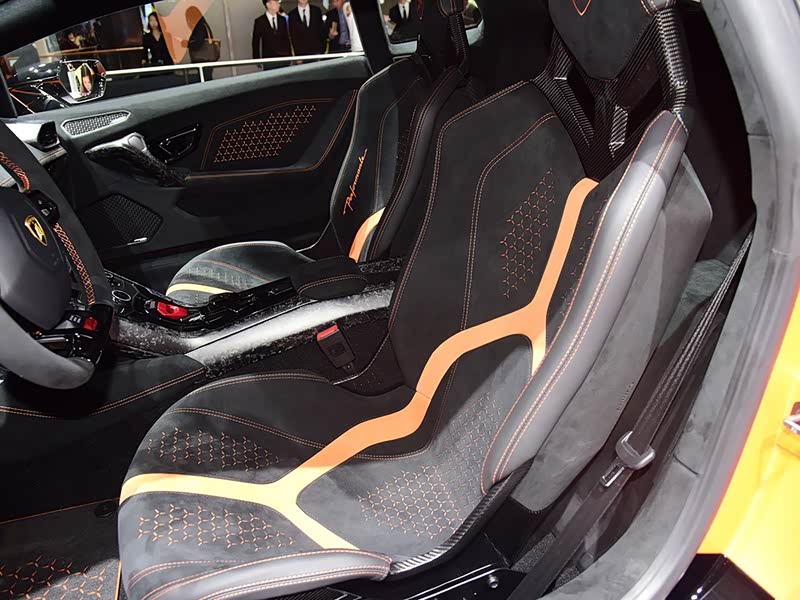 兰博基尼 huracán 2017款 huracán performante 车厢座椅 已经是