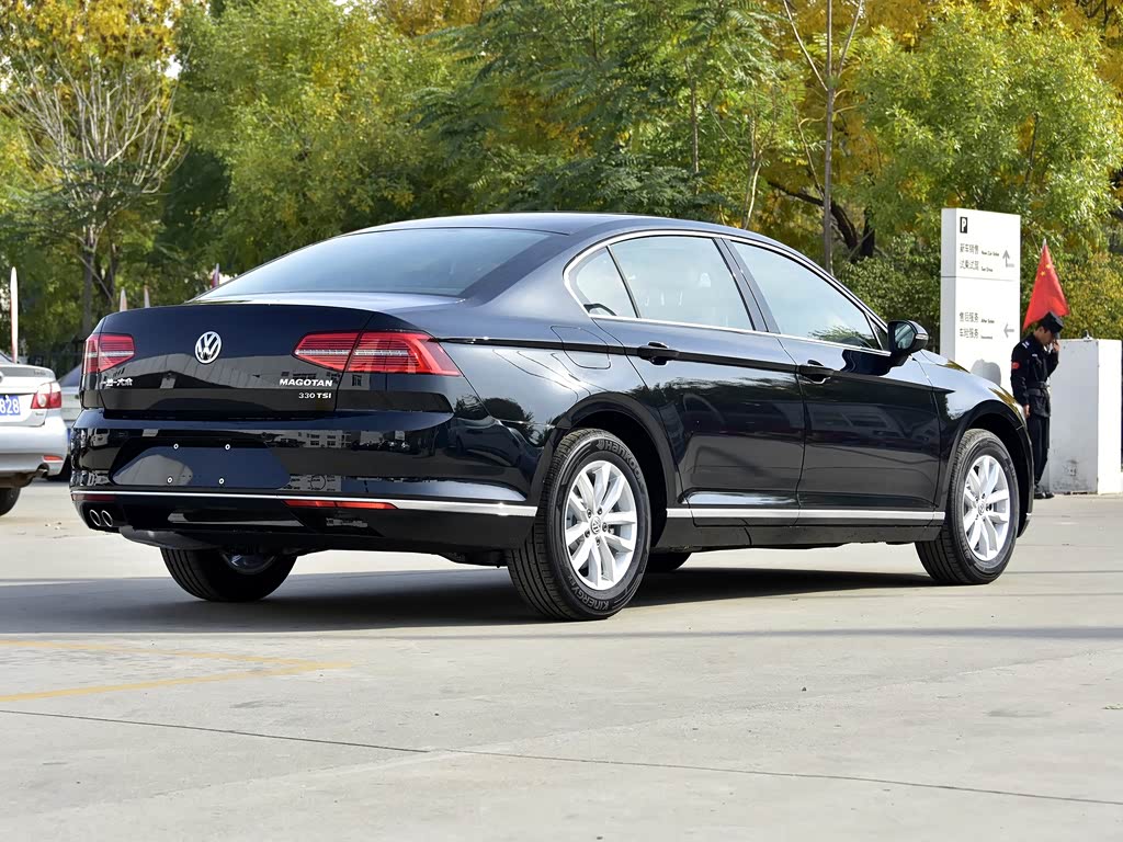 一汽-大众 迈腾 2018款 330tsi dsg 舒适型 幻影黑 车身外观 已经是