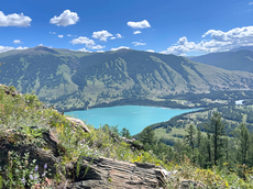 喀纳斯邂逅湖光山色