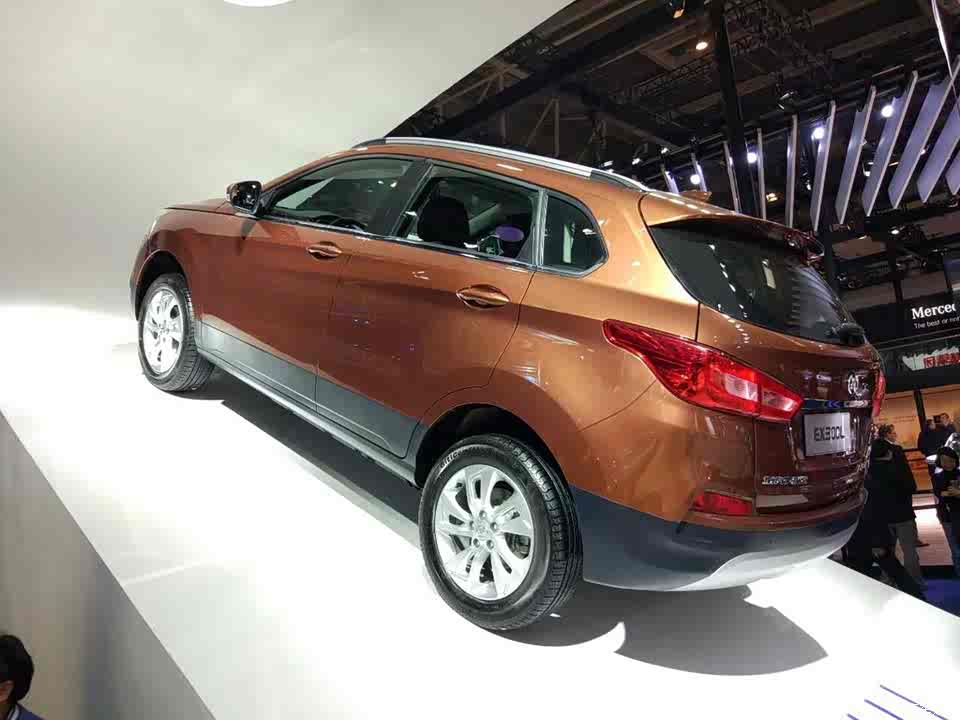 2016北京车展:北汽新能源ex300l首发
