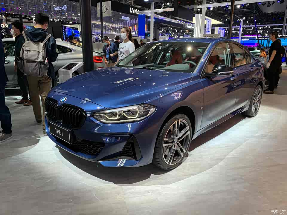 2020北京车展:宝马1系三厢 m运动曜夜