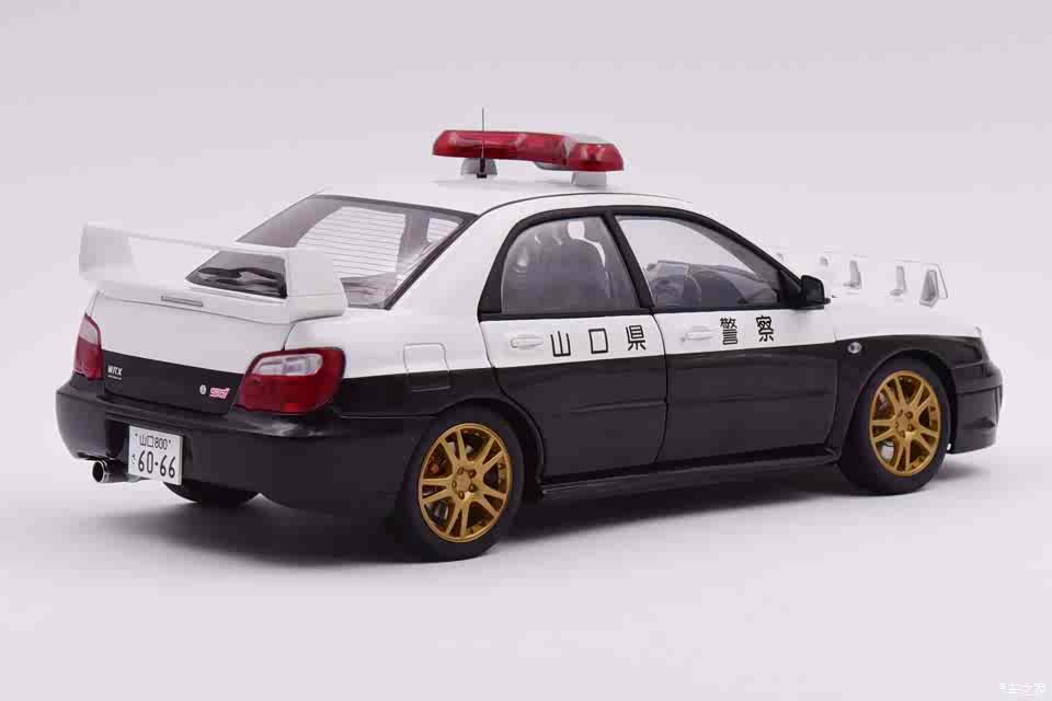 斯巴鲁8代翼豹wrx sti日本警车模型实拍