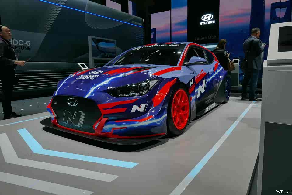 2019进博会:现代飞思n etcr纯电动赛车